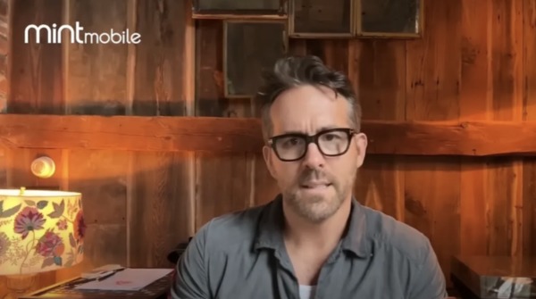 ▲Ryan Reynolds reads from AI-generated ｓｃｒｉｐｔ in new Mint Mobile ad (출처: https://www.marketingdive.com/news/ryan-reynolds-ChatGPT-Mint-Mobile-AI-marketing/640160/#:~:text=,but%20ChatGPT%20is%20being%20eyed)