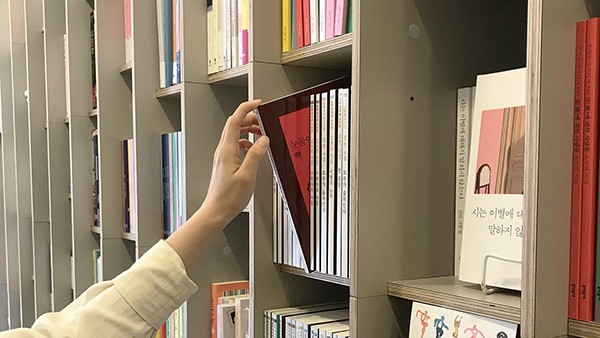 ▲ 홍대 땡스북스 (출처: 땡스북스 홈페이지)