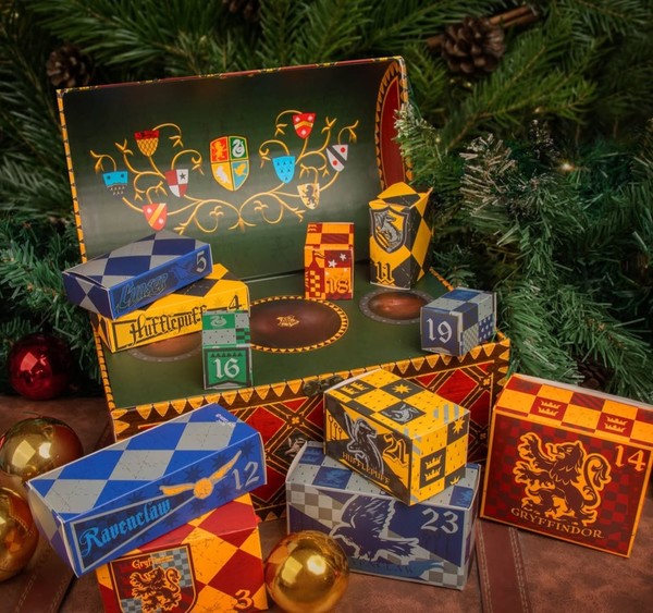 ▲ 영화 해리포터에 등장하는 스포츠인 퀴디치의 굿즈를 담은 어드밴트 캘린더 / 사진 = 시네레플리카 공식 홈페이지 캡쳐